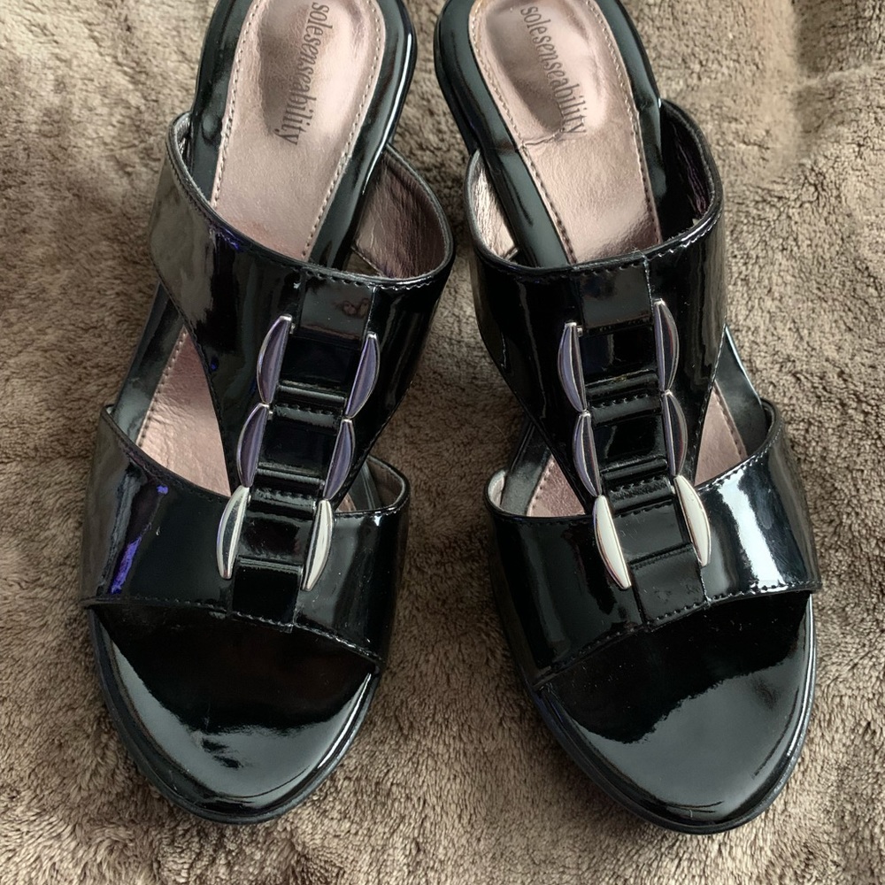 Solesensability heeled sandal patent leather